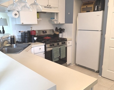 385 Sandhurst Circle - Photo Thumbnail 4