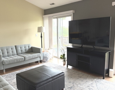 385 Sandhurst Circle - Photo Thumbnail 2