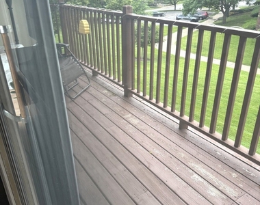 385 Sandhurst Circle - Photo Thumbnail 12