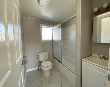 739 Iowa Avenue - Photo Thumbnail 7