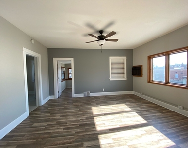739 Iowa Avenue - Photo Thumbnail 2
