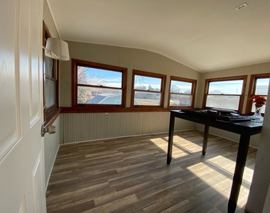 739 Iowa Avenue - Photo Thumbnail 9