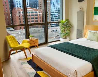600 N Dearborn Street - Photo Thumbnail 3