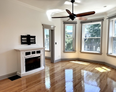 2424 N Mozart Street - Photo Thumbnail 5