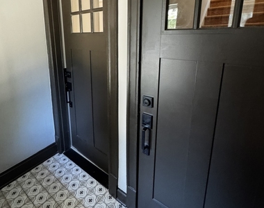 2424 N Mozart Street - Photo Thumbnail 3