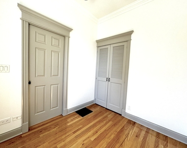 2424 N Mozart Street - Photo Thumbnail 11