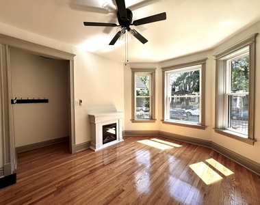 2424 N Mozart Street - Photo Thumbnail 5
