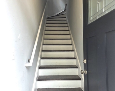 2726 W Haddon Avenue - Photo Thumbnail 1