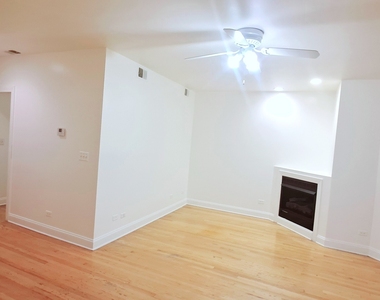 6452 N Bell Avenue - Photo Thumbnail 2
