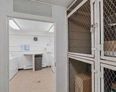 2211 S Stewart Avenue - Photo Thumbnail 21