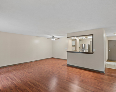 2211 S Stewart Avenue - Photo Thumbnail 8