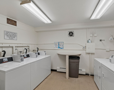 2211 S Stewart Avenue - Photo Thumbnail 20