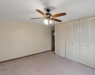2211 S Stewart Avenue - Photo Thumbnail 15