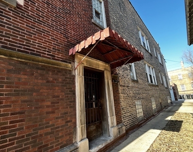1740 W Garfield Boulevard - Photo Thumbnail 3