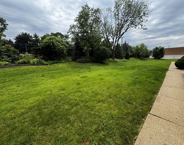 786 Greenwood Road - Photo Thumbnail 19