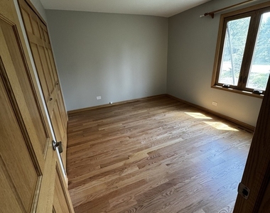 786 Greenwood Road - Photo Thumbnail 12