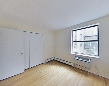 3 West 52nd Street - Photo Thumbnail 5