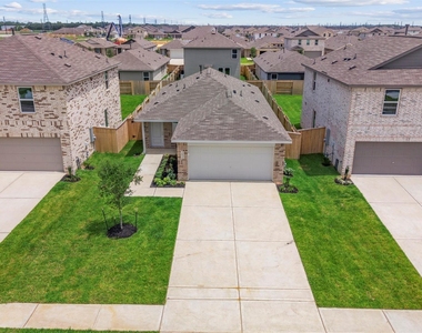 26846 Vanilla Pearls Lane - Photo Thumbnail 2