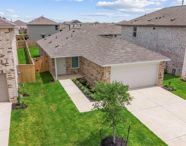 26846 Vanilla Pearls Lane - Photo Thumbnail 3