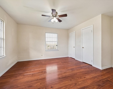 7119 Long Point Road - Photo Thumbnail 10