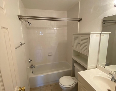 1523 Heights Boulevard - Photo Thumbnail 3