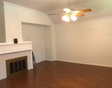 3103 Indigo Lane - Photo Thumbnail 4