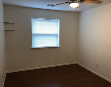 3103 Indigo Lane - Photo Thumbnail 6