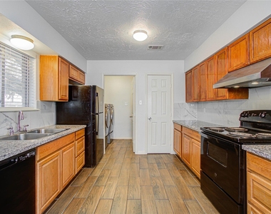 2702 Fir Crest Court - Photo Thumbnail 9