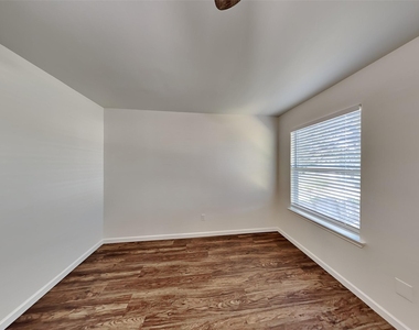 16778 Fallen Timbers Drive - Photo Thumbnail 7