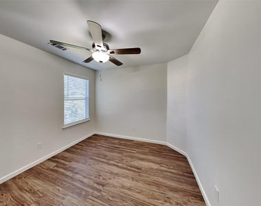 16778 Fallen Timbers Drive - Photo Thumbnail 17