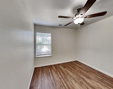16778 Fallen Timbers Drive - Photo Thumbnail 13