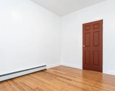 1014 East New York Avenue - Photo Thumbnail 7
