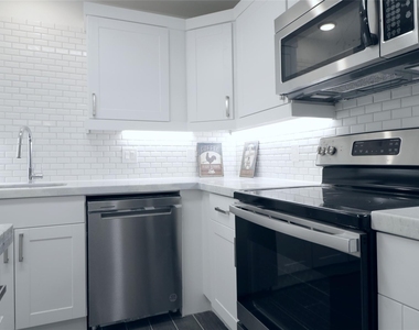 412 Pacific Street - Photo Thumbnail 19
