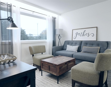 412 Pacific Street - Photo Thumbnail 6