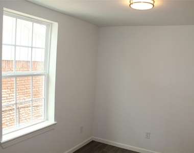 1015 30th Street - Photo Thumbnail 13