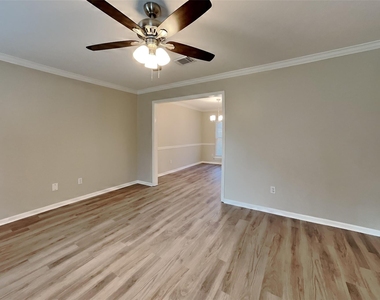 3407 Fort Richmond Drive - Photo Thumbnail 2