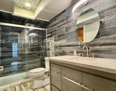 829 Wax Myrtle Lane - Photo Thumbnail 9