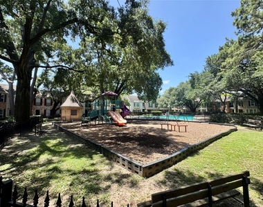 829 Wax Myrtle Lane - Photo Thumbnail 15
