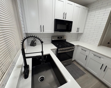 2910 Grants Lake Boulevard - Photo Thumbnail 10