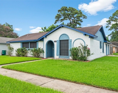 1431 Epsilon Street - Photo Thumbnail 2