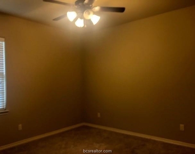 441 Momma Bear Drive - Photo Thumbnail 2