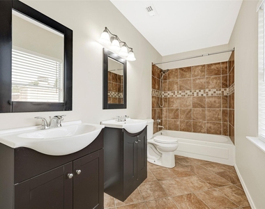 4010 Spring Garden Drive - Photo Thumbnail 16