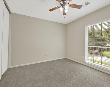 4010 Spring Garden Drive - Photo Thumbnail 14