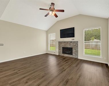 4010 Spring Garden Drive - Photo Thumbnail 9
