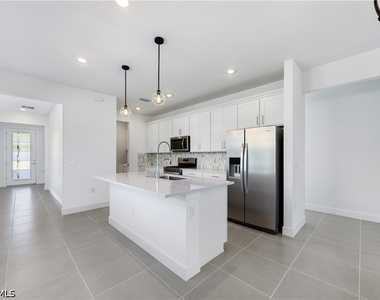 19226 Hinkley Drive - Photo Thumbnail 9
