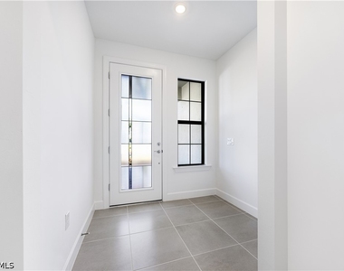 19226 Hinkley Drive - Photo Thumbnail 7