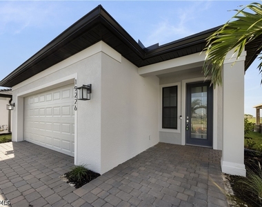 19226 Hinkley Drive - Photo Thumbnail 5
