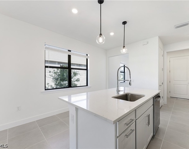 19226 Hinkley Drive - Photo Thumbnail 12