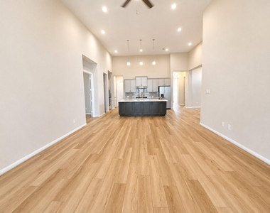 10507 Bright Cloud Drive - Photo Thumbnail 3