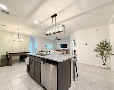 4724 Peony Green Drive - Photo Thumbnail 17